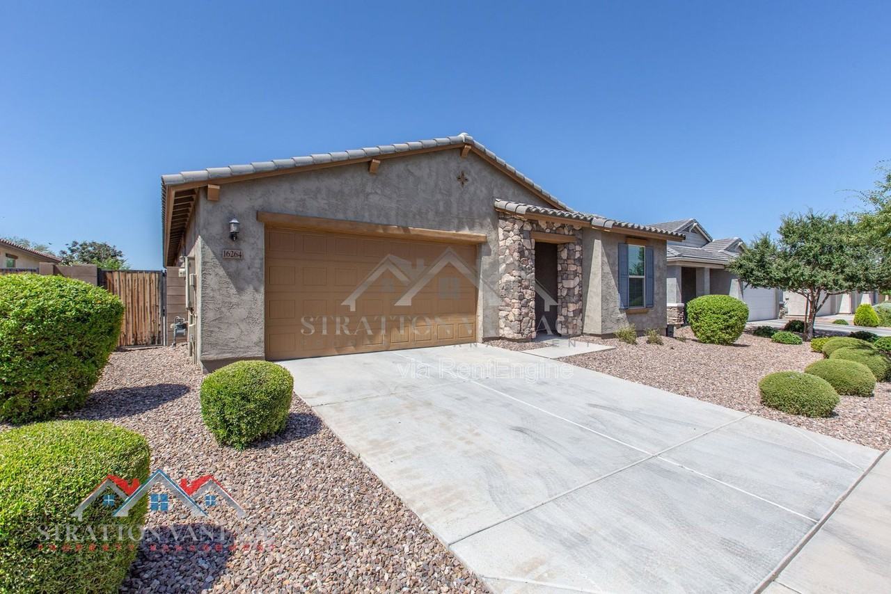 16264 W Canterbury Dr - Photo 3 of 50
