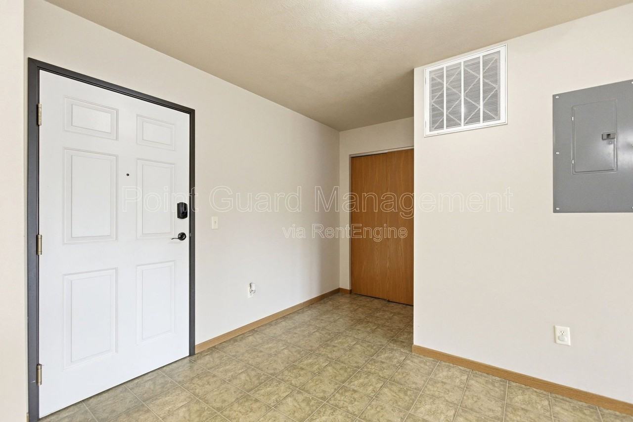 106 S Sandstone Ave #106-31 - Photo 2 of 28