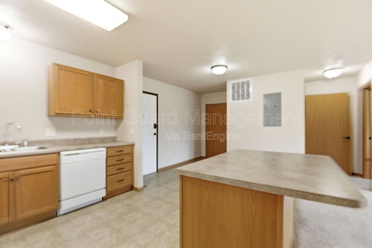 106 S Sandstone Ave #106-31 - Photo 4 of 28
