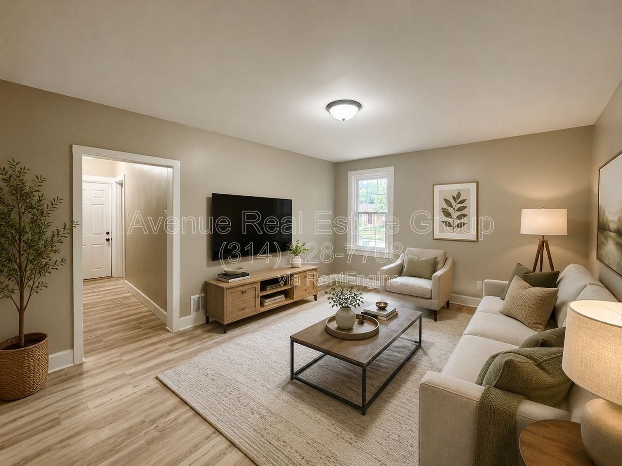 927 N Elm Ave - Photo 3 of 10