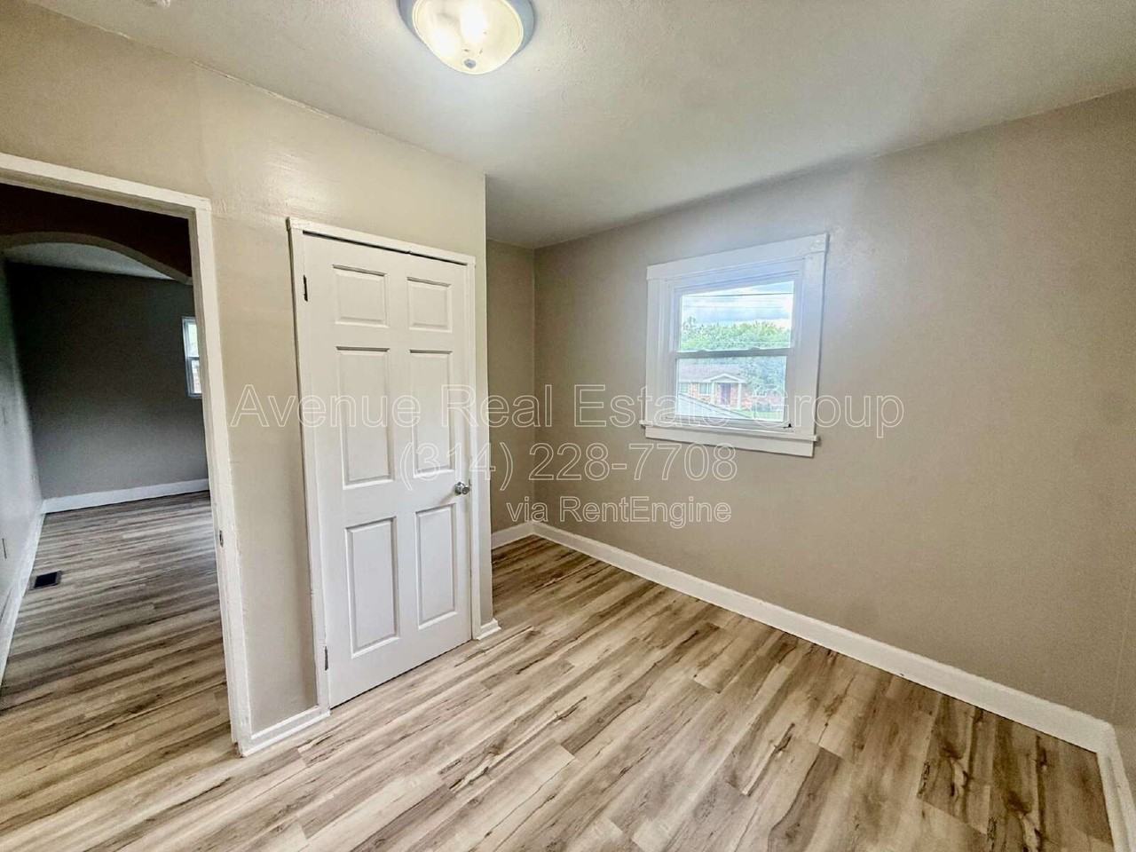 927 N Elm Ave - Photo 6 of 10