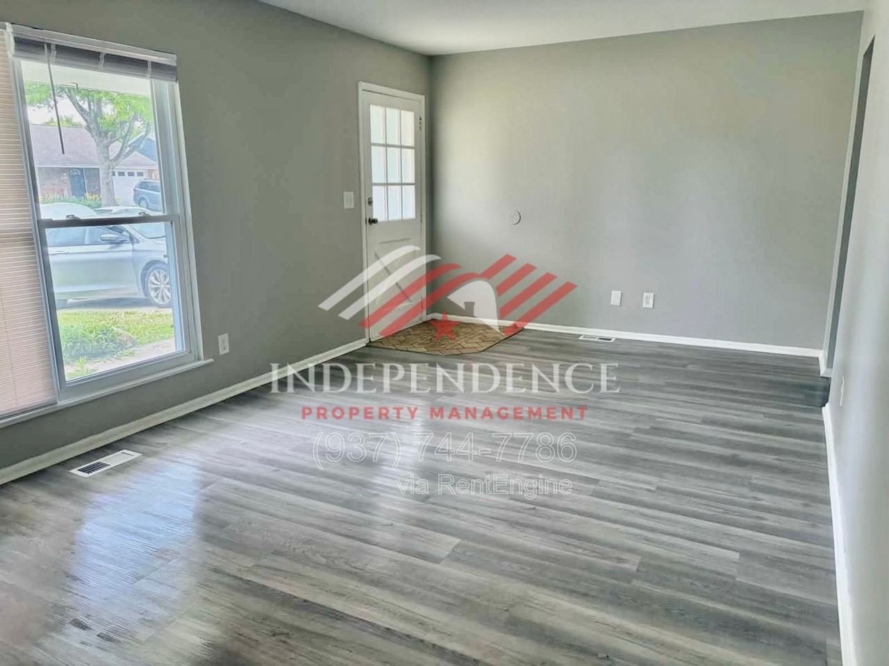 136 Rogers Dr - Photo 2 of 15