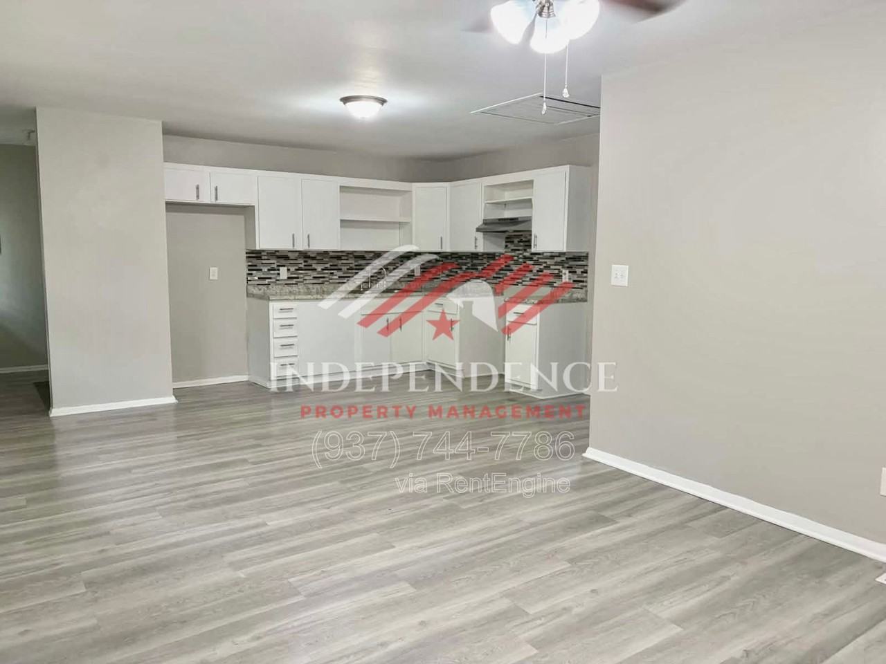 136 Rogers Dr - Photo 4 of 15