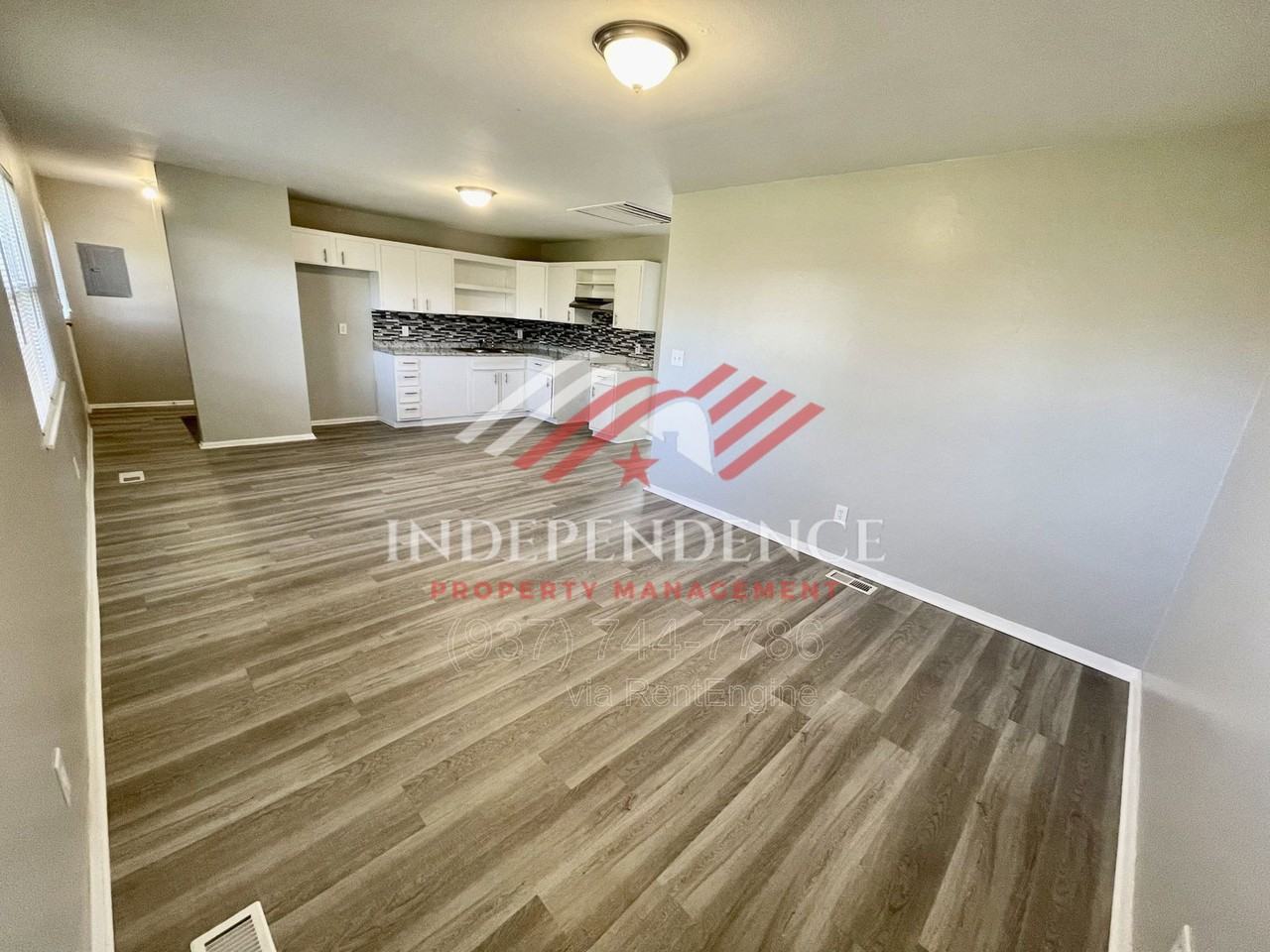 136 Rogers Dr - Photo 6 of 15