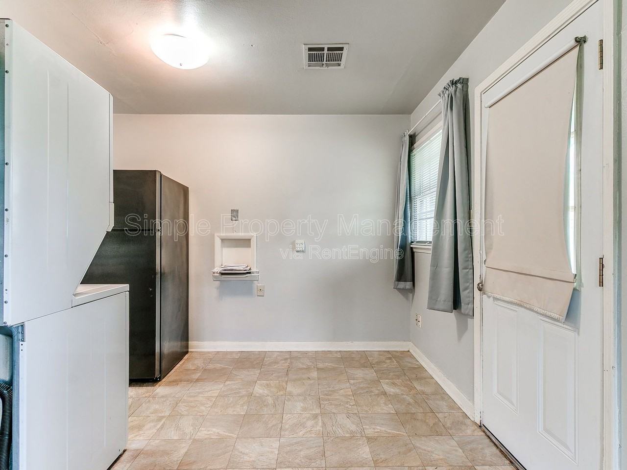 810 N Marshall Dr - Photo 5 of 19