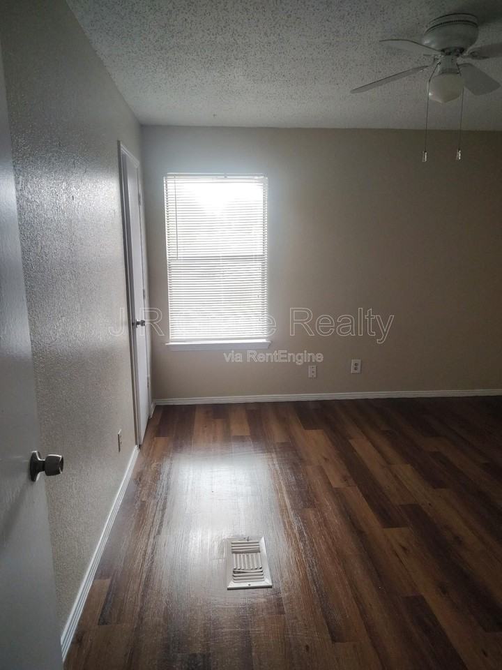 5947 Shadydell Dr - Photo 2 of 16