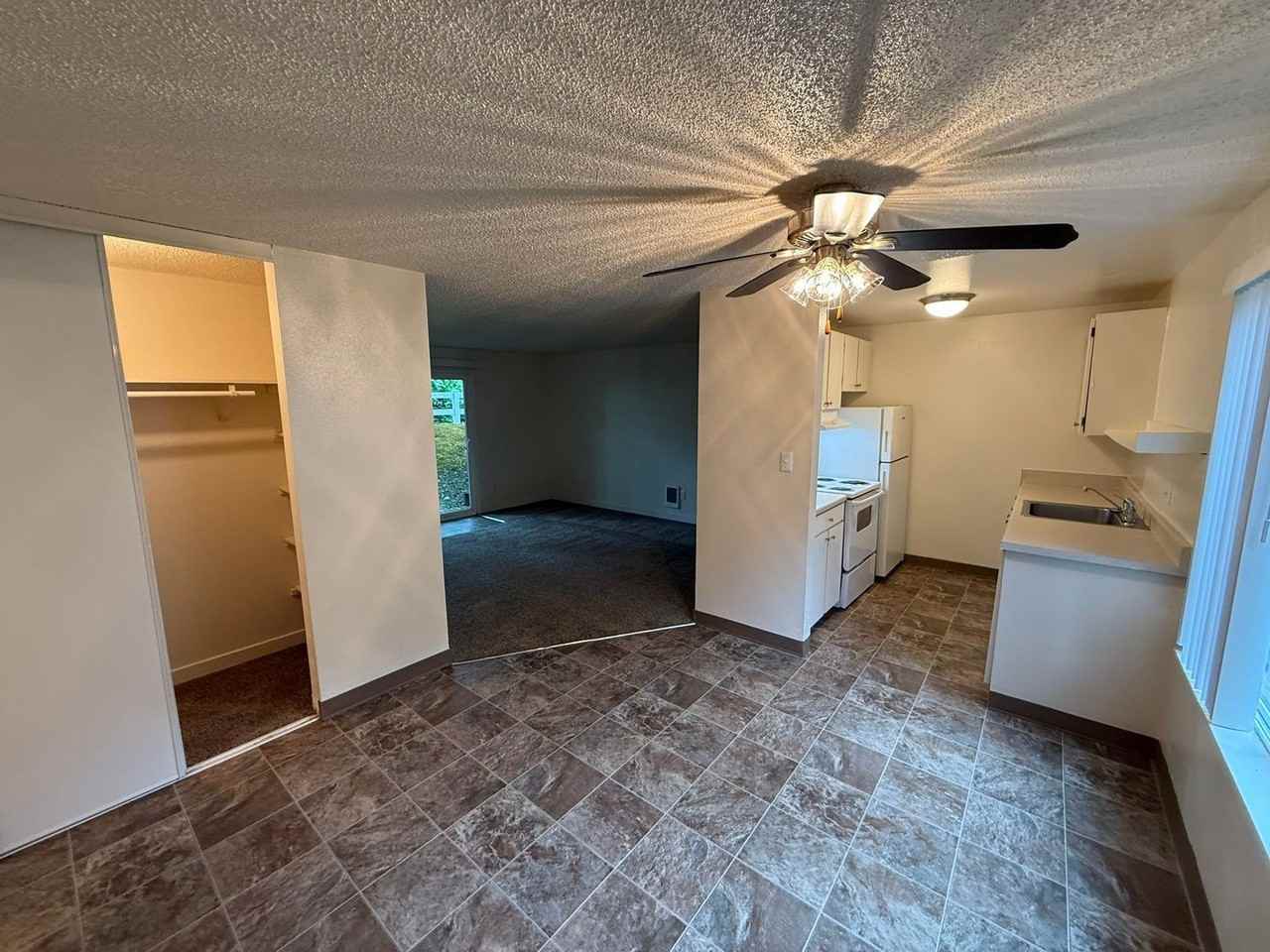 465 Senate St Nw - Photo 2 of 24