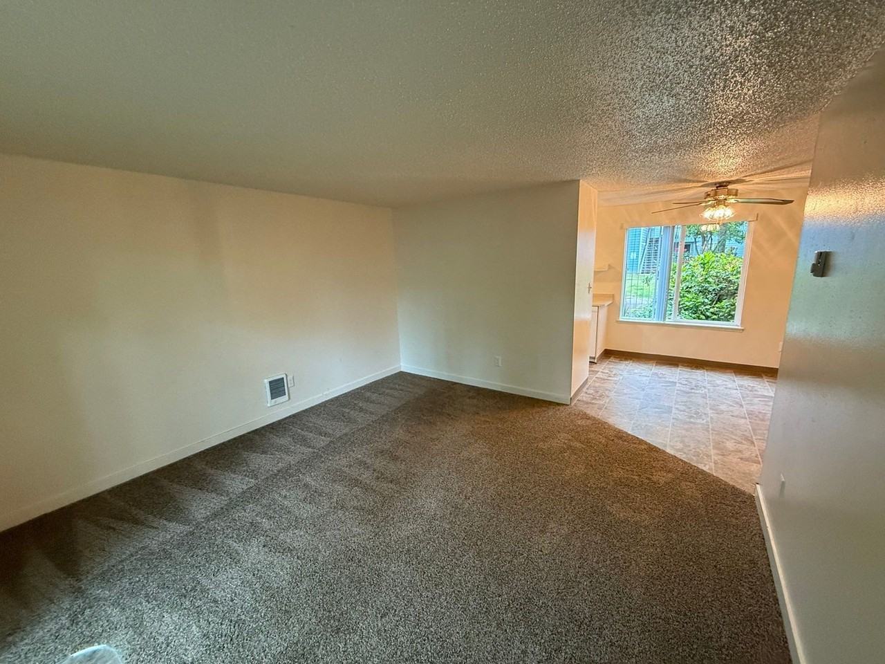 465 Senate St Nw - Photo 4 of 24