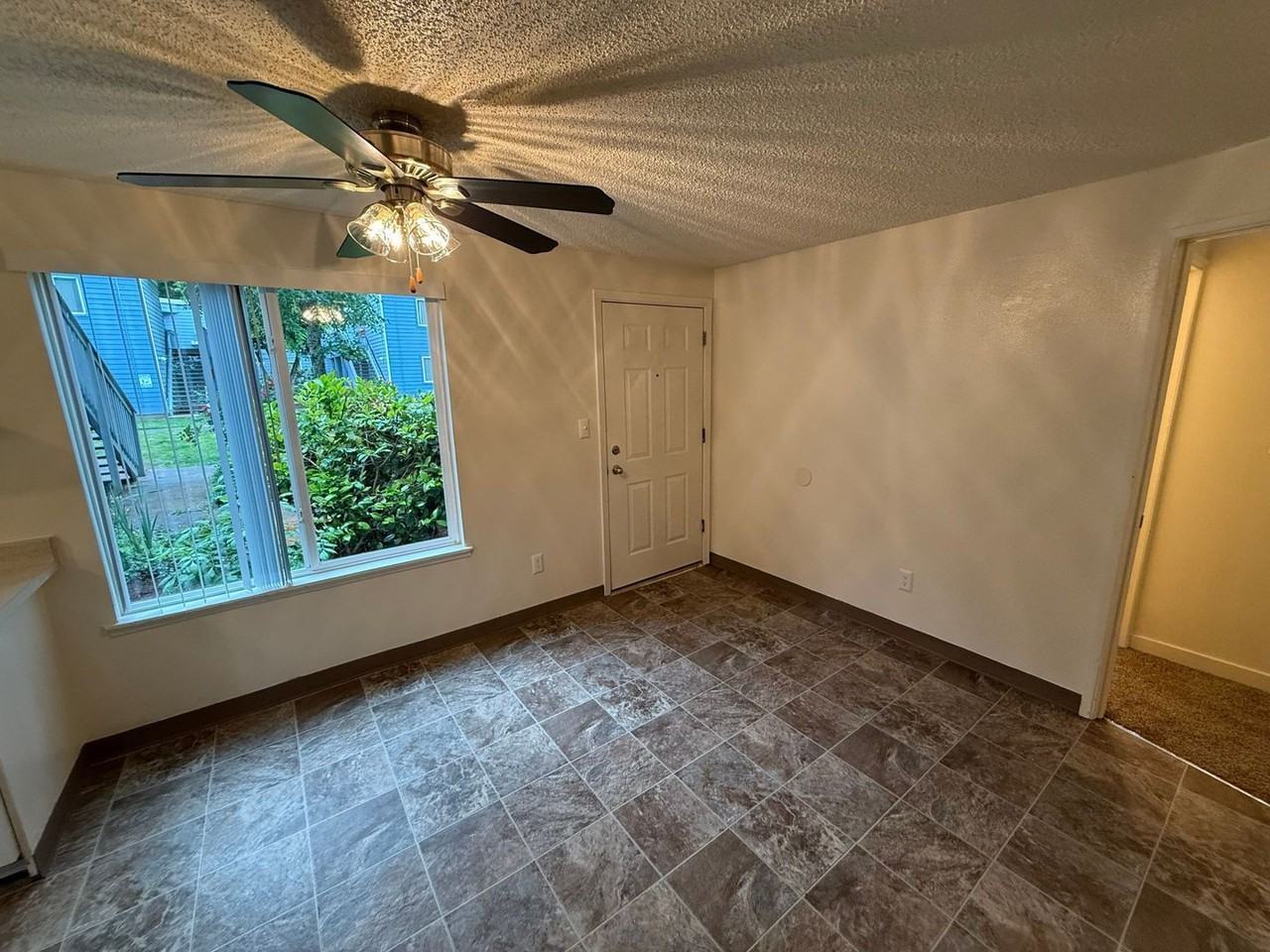 465 Senate St Nw - Photo 7 of 24