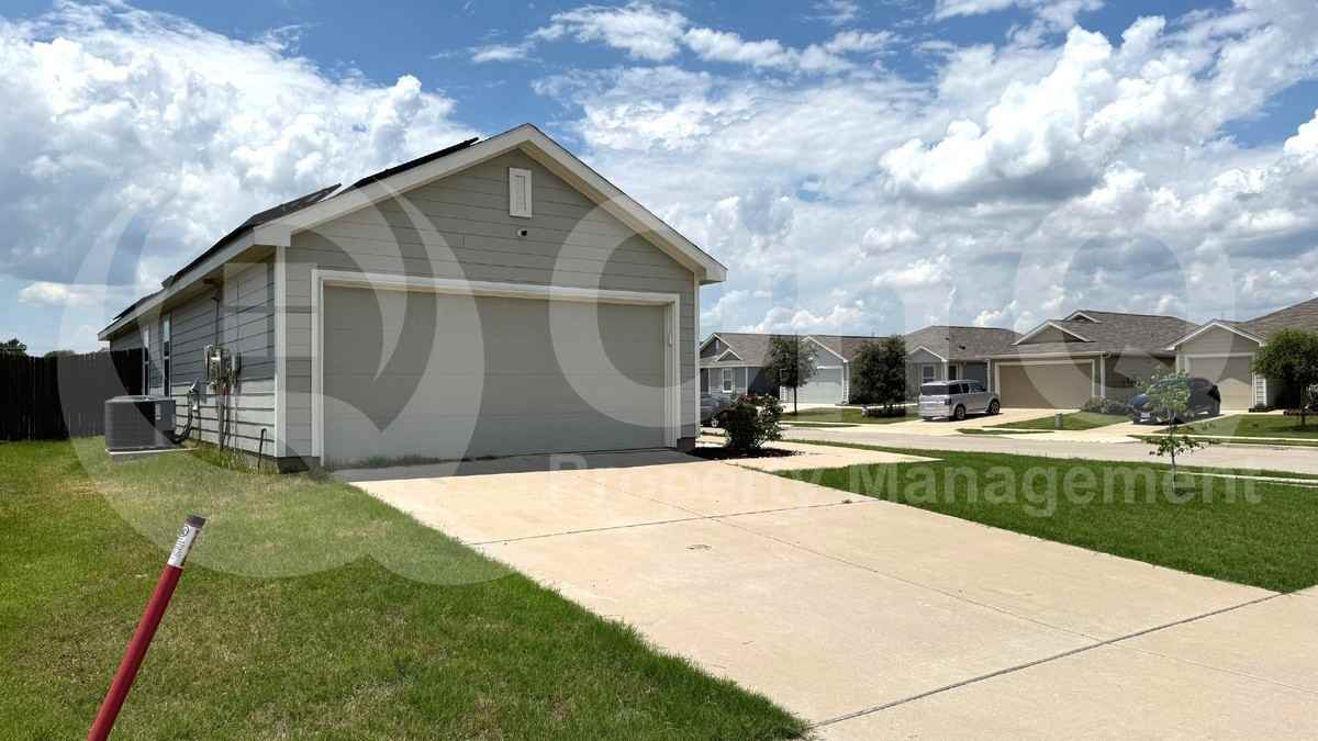 5322 Longshadow Dr - Photo 3 of 19