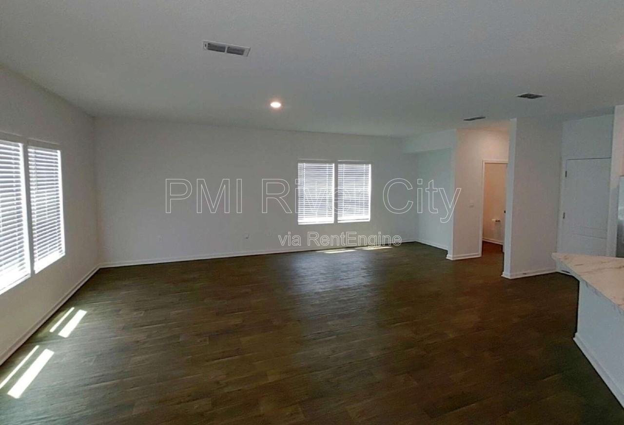 2232 Setting Sun Way - Photo 5 of 21