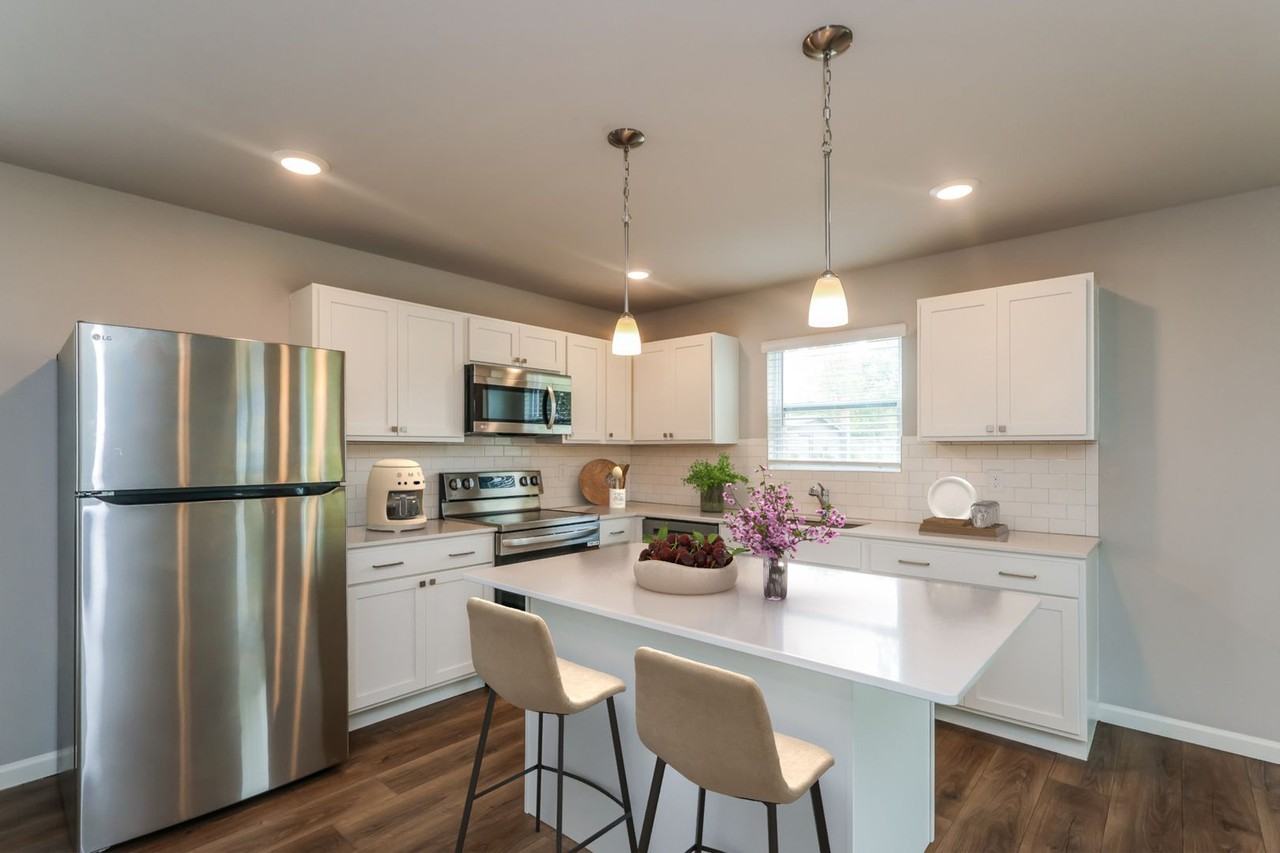 115 E Mason St - Photo 3 of 30