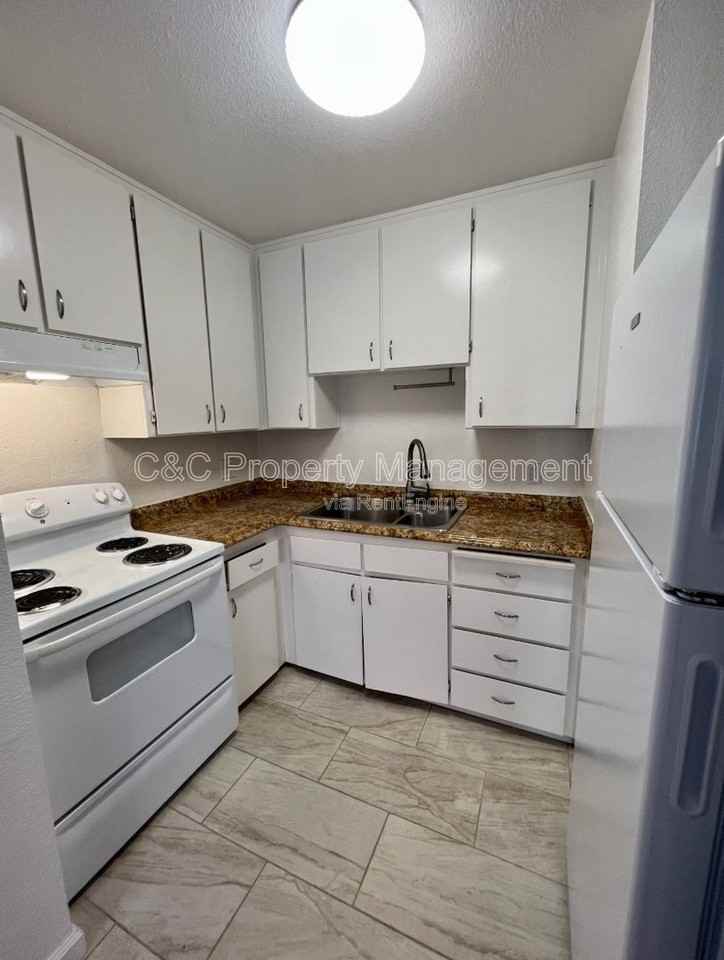 3270 Del Monte Blvd #68 - Photo 4 of 8