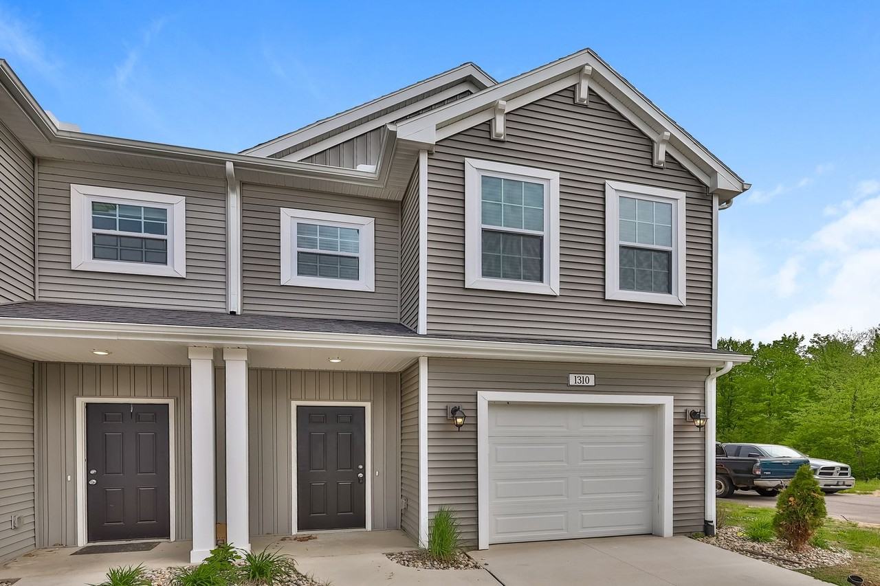 1310 Trailview Ct - Photo 2 of 29