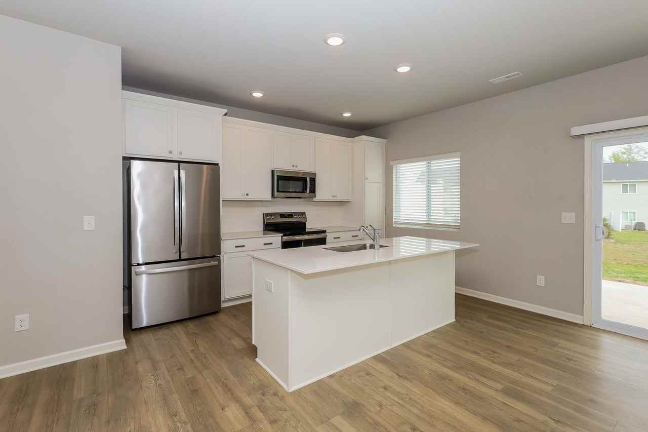 1310 Trailview Ct - Photo 3 of 29