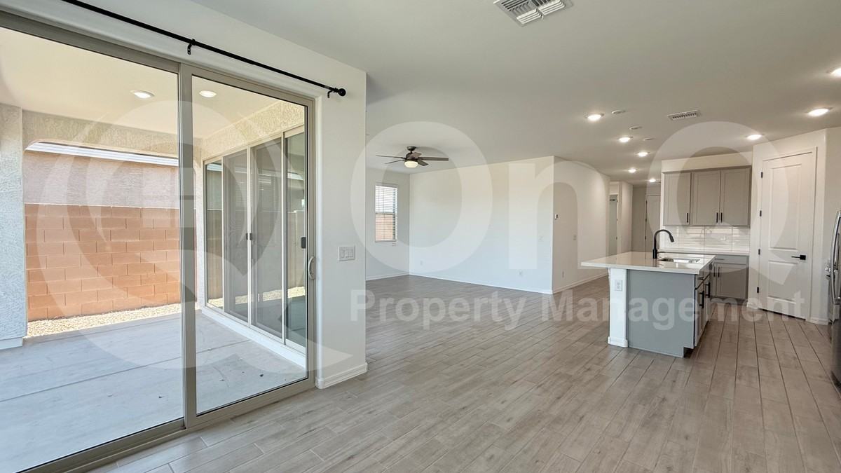 22824 E Roundup Way - Photo 3 of 35