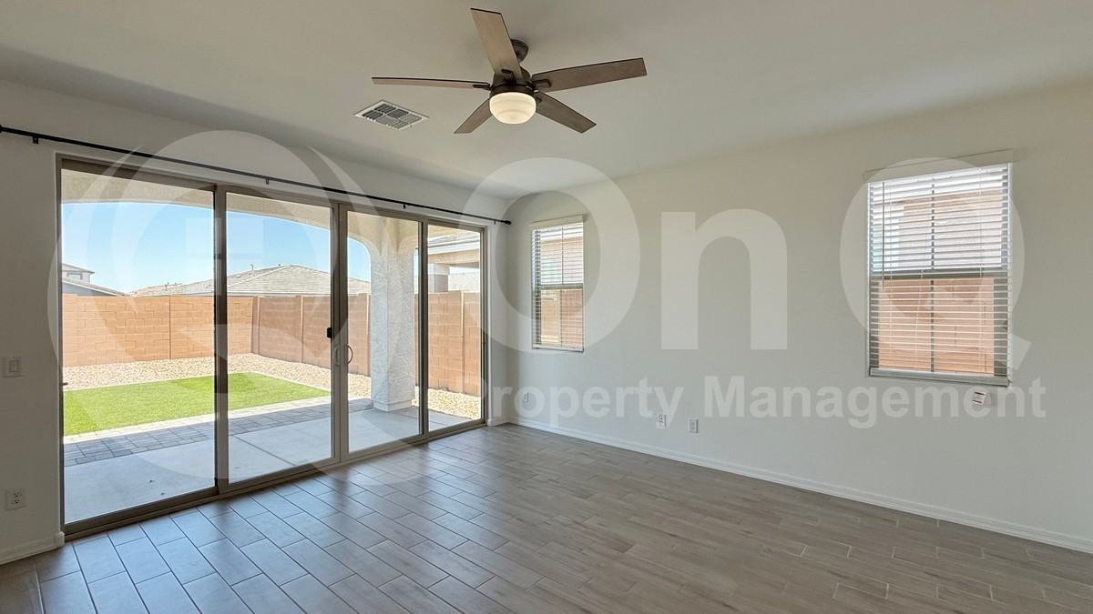 22824 E Roundup Way - Photo 4 of 35