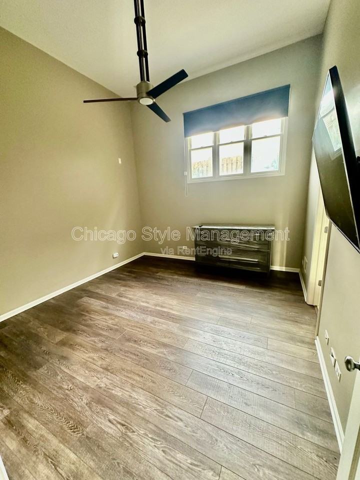 1761 W Morse Ave - Photo 7 of 10