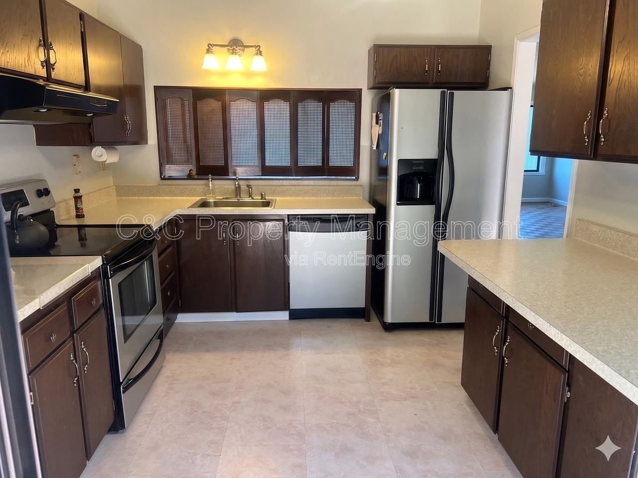 1538 Ashwood Dr - Photo 2 of 12