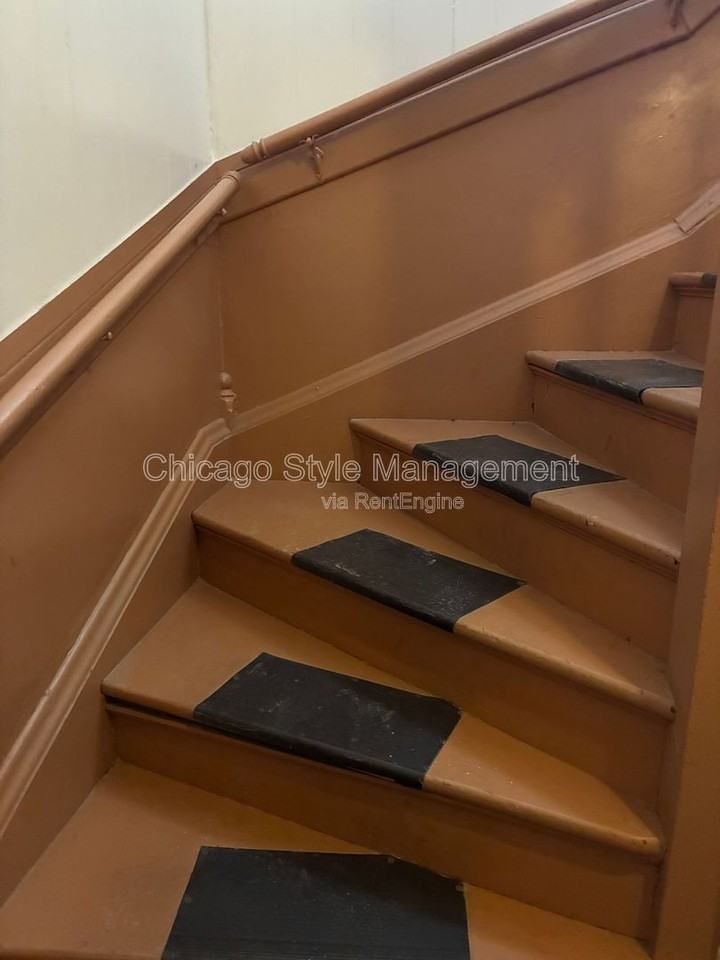 9035 S Burley Ave #3 - Photo 3 of 12