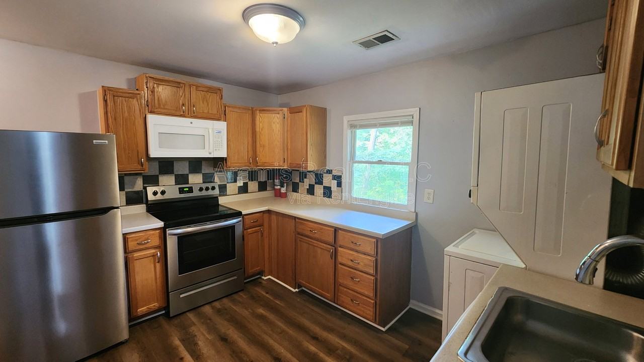 2284 Alvin Dr Nw #B1 - Photo 2 of 9