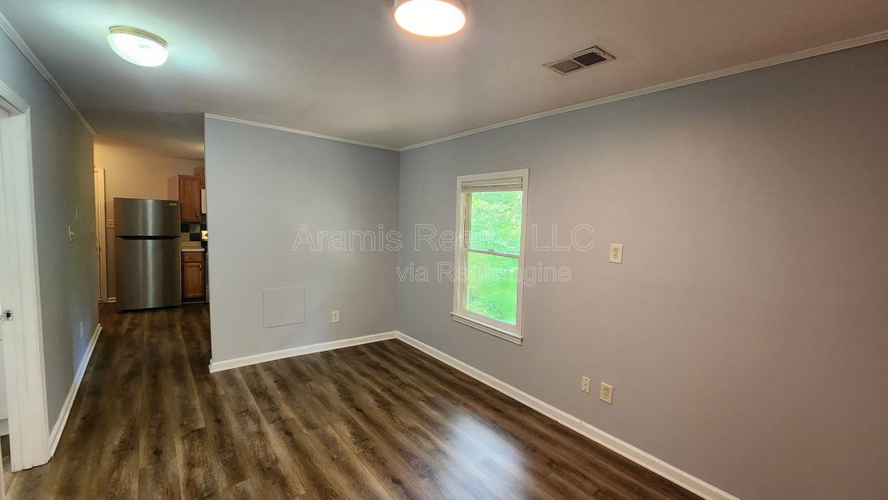 2284 Alvin Dr Nw #B1 - Photo 4 of 9