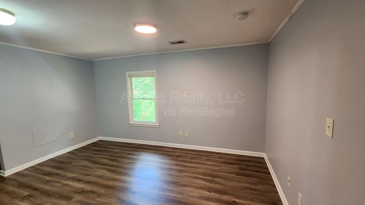 2284 Alvin Dr Nw #B1 - Photo 5 of 9