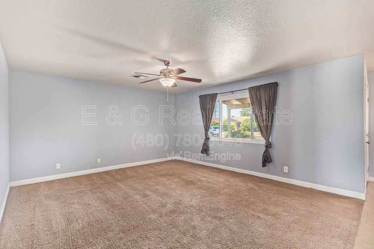 1881 E Palmcroft Dr - Photo 5 of 26