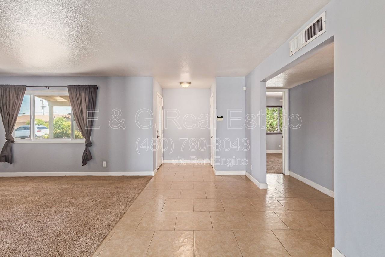 1881 E Palmcroft Dr - Photo 7 of 26