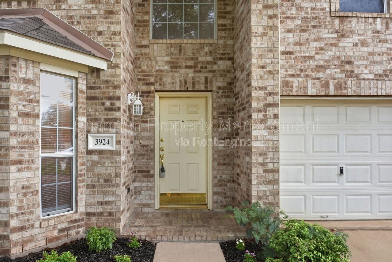 3924 Highland Vale Ct - Photo 3 of 30