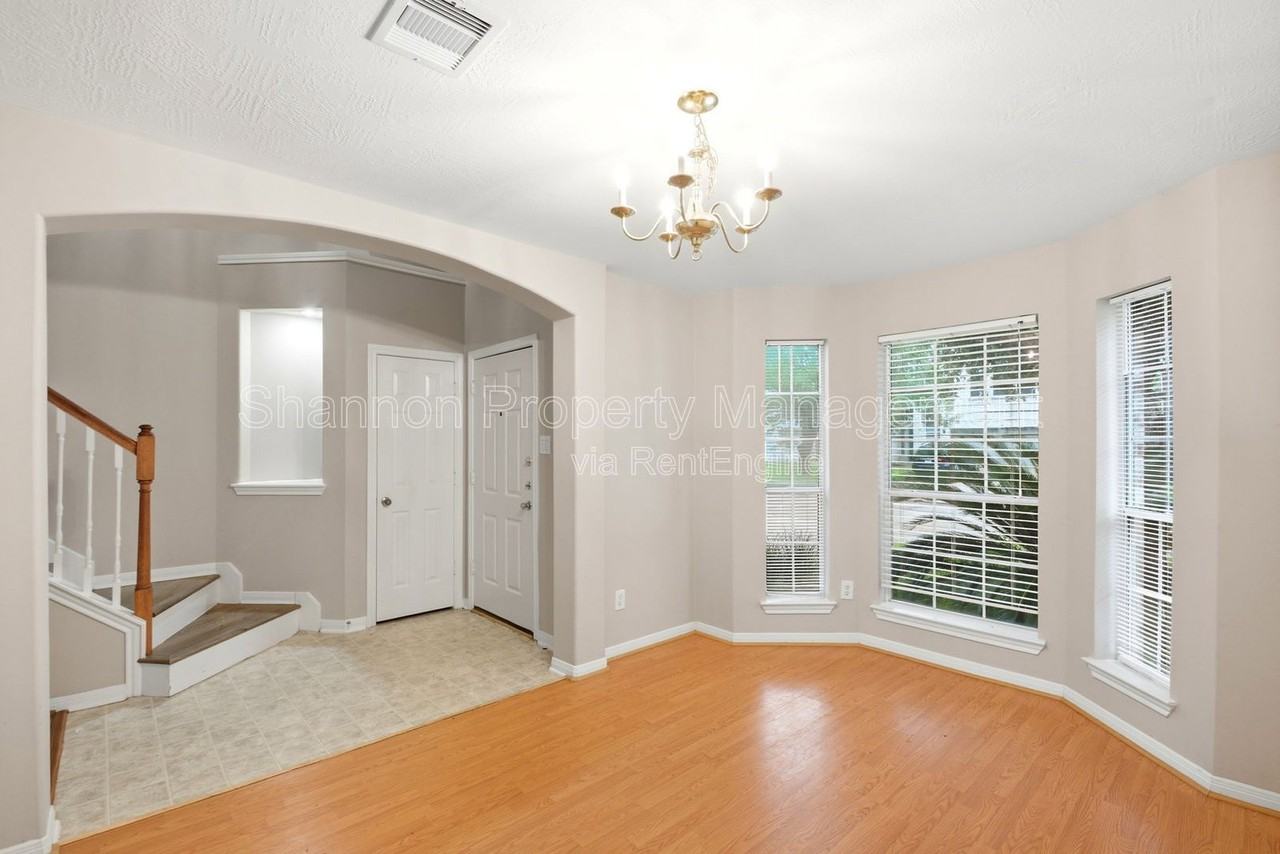 3924 Highland Vale Ct - Photo 5 of 30