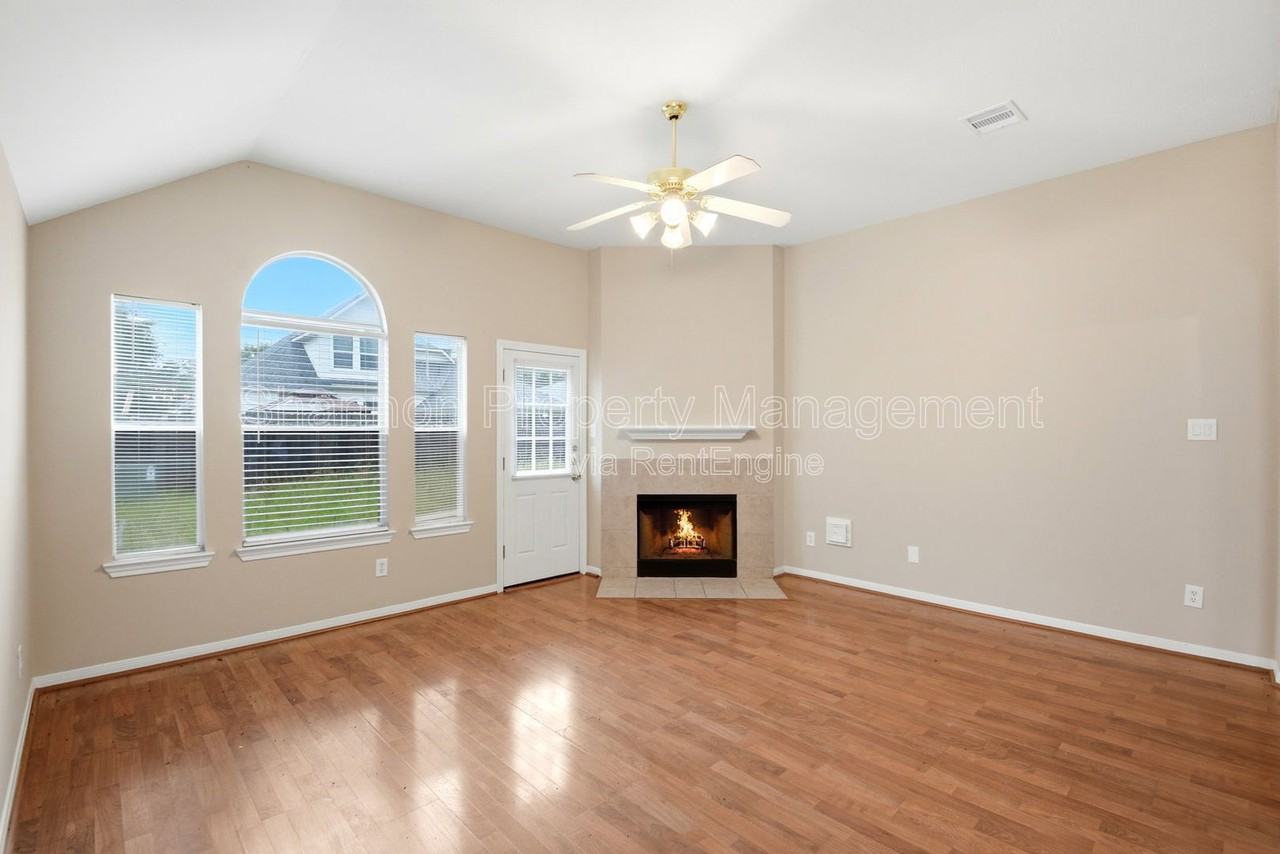 3924 Highland Vale Ct - Photo 7 of 30