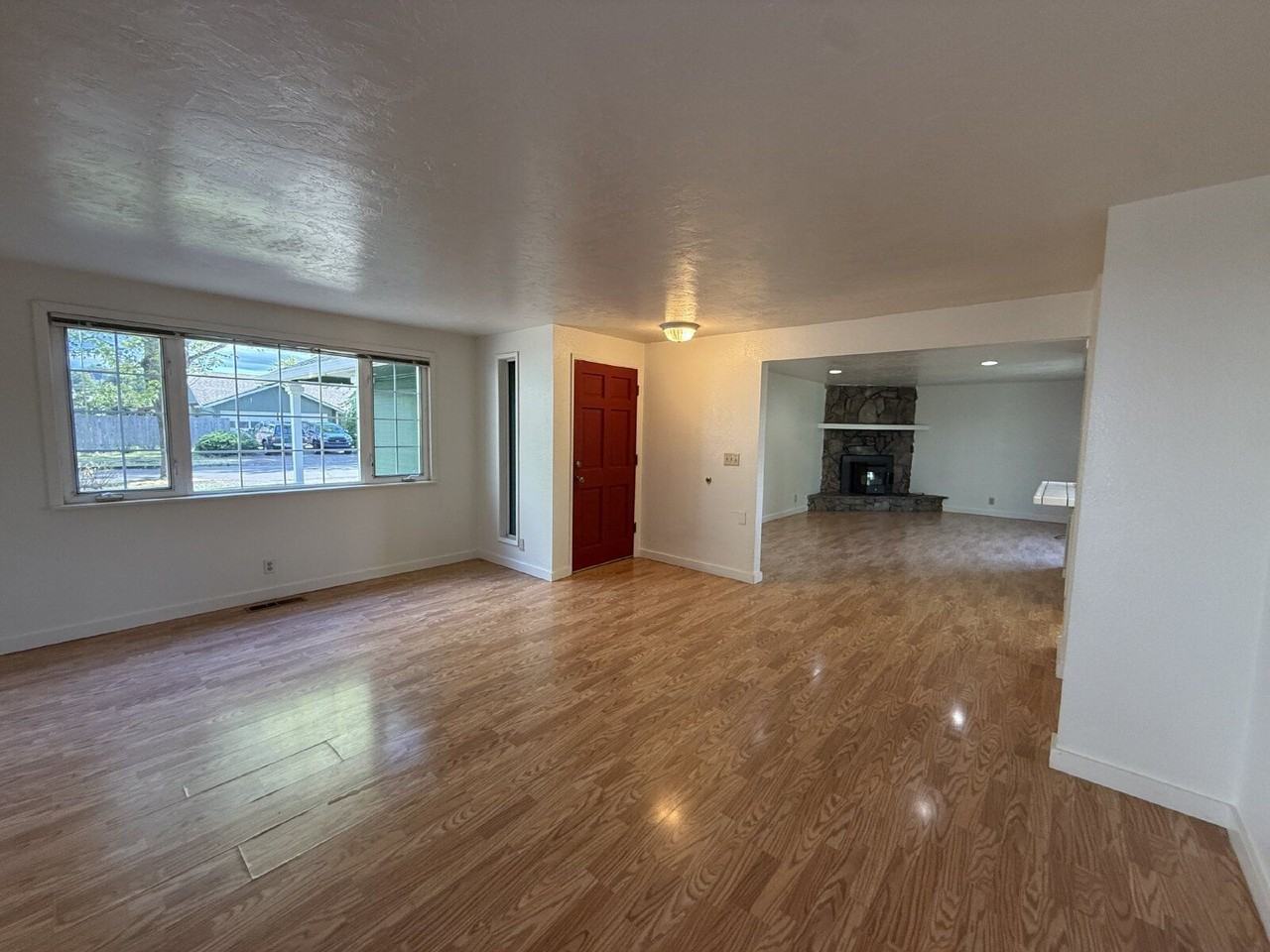 3959 Pam St - Photo 3 of 14