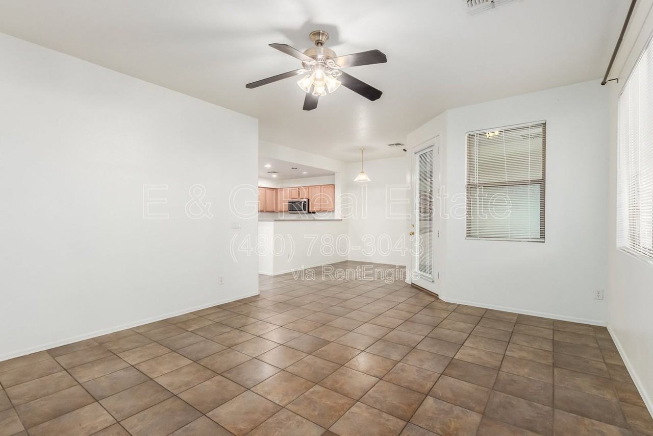 1886 E Don Carlos Ave #163 - Photo 2 of 31