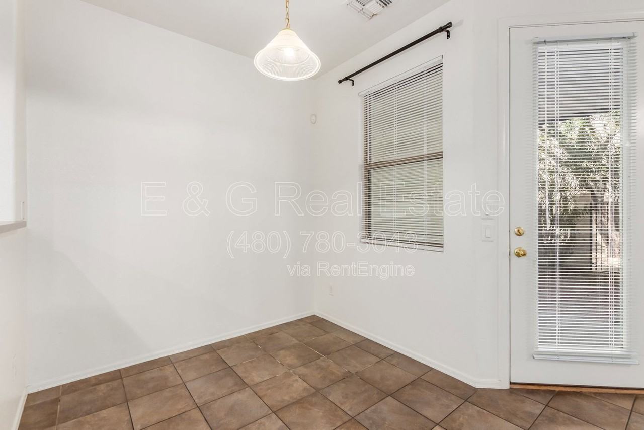 1886 E Don Carlos Ave #163 - Photo 5 of 31