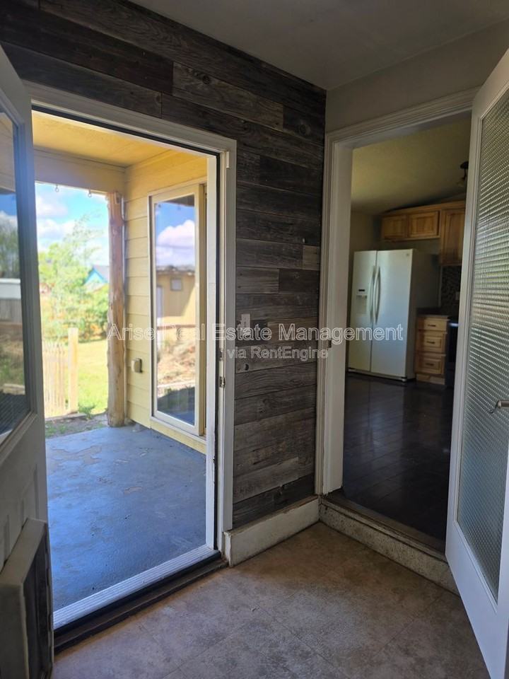 803 Scenic Loop - Photo 2 of 16