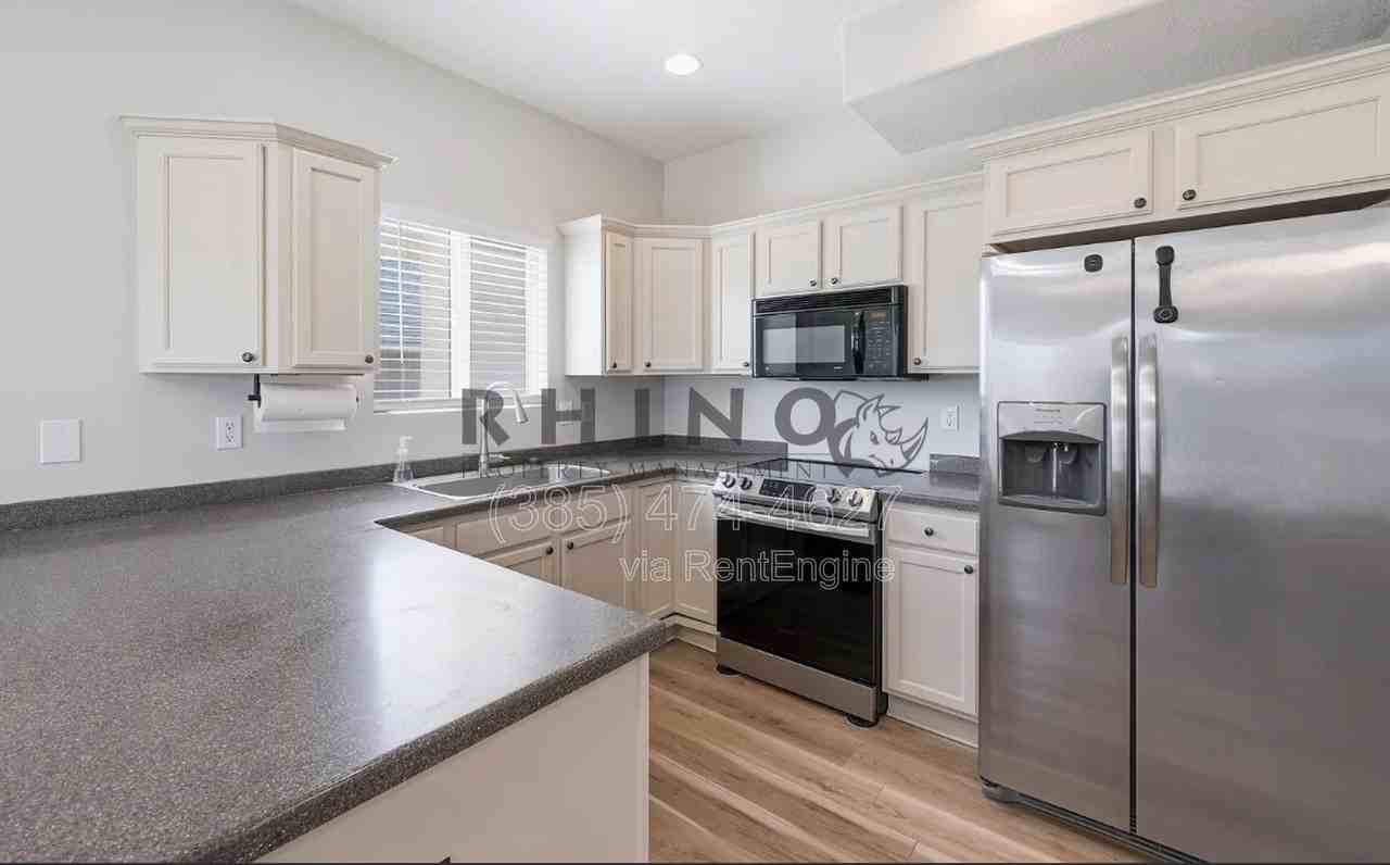 2230 N 2270 W - Photo 2 of 28