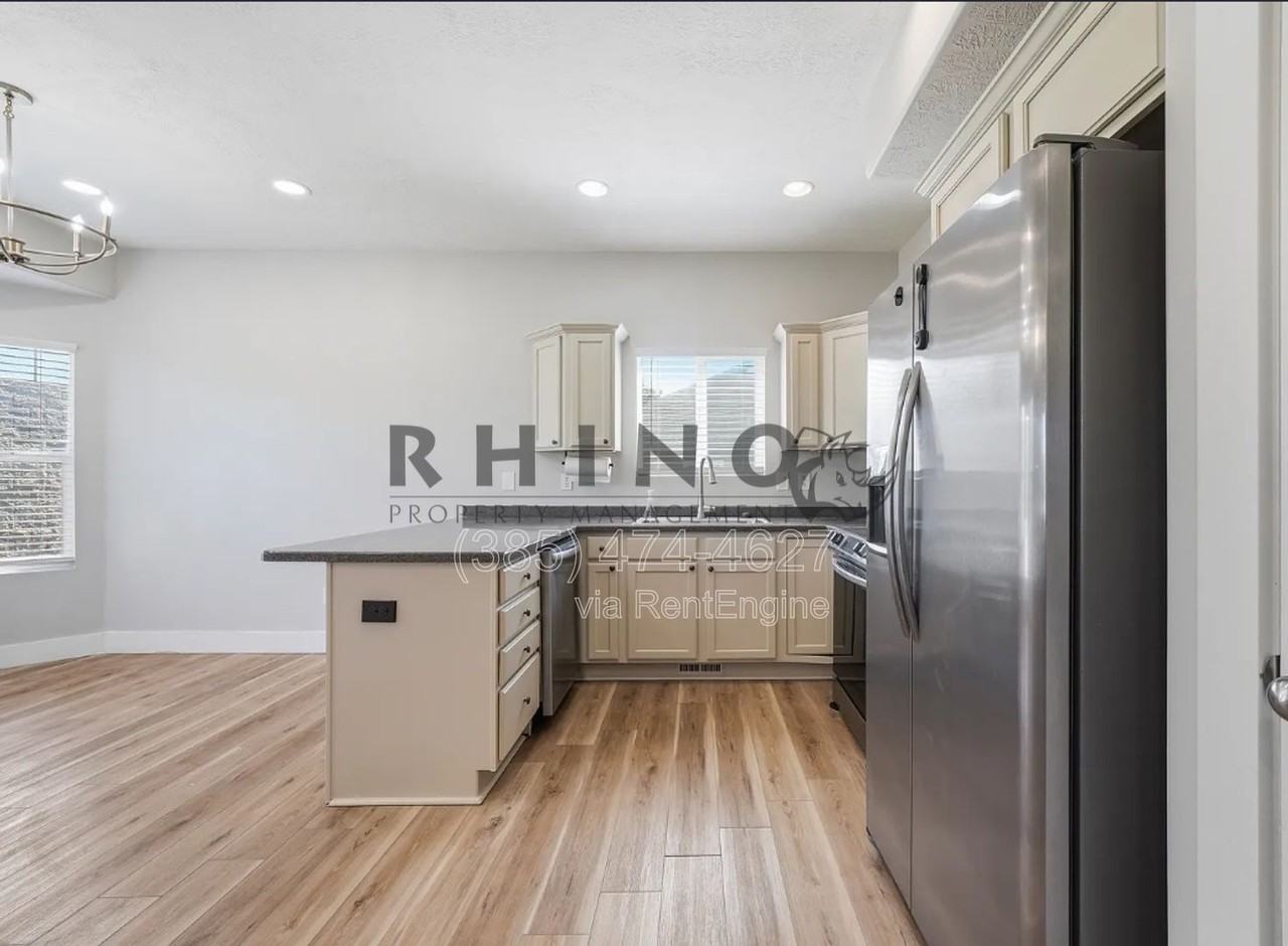 2230 N 2270 W - Photo 3 of 28