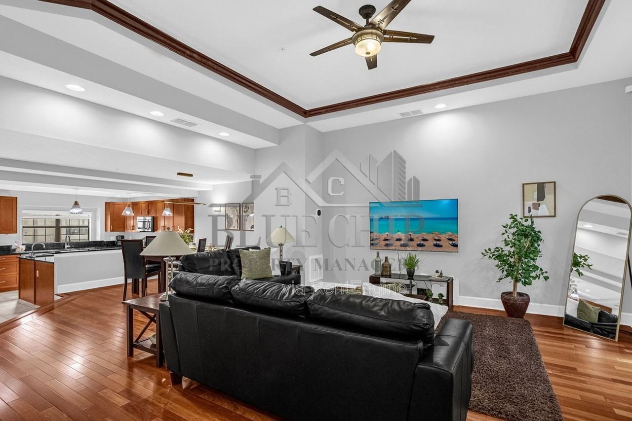 14518 Damai Ln - Photo 2 of 40