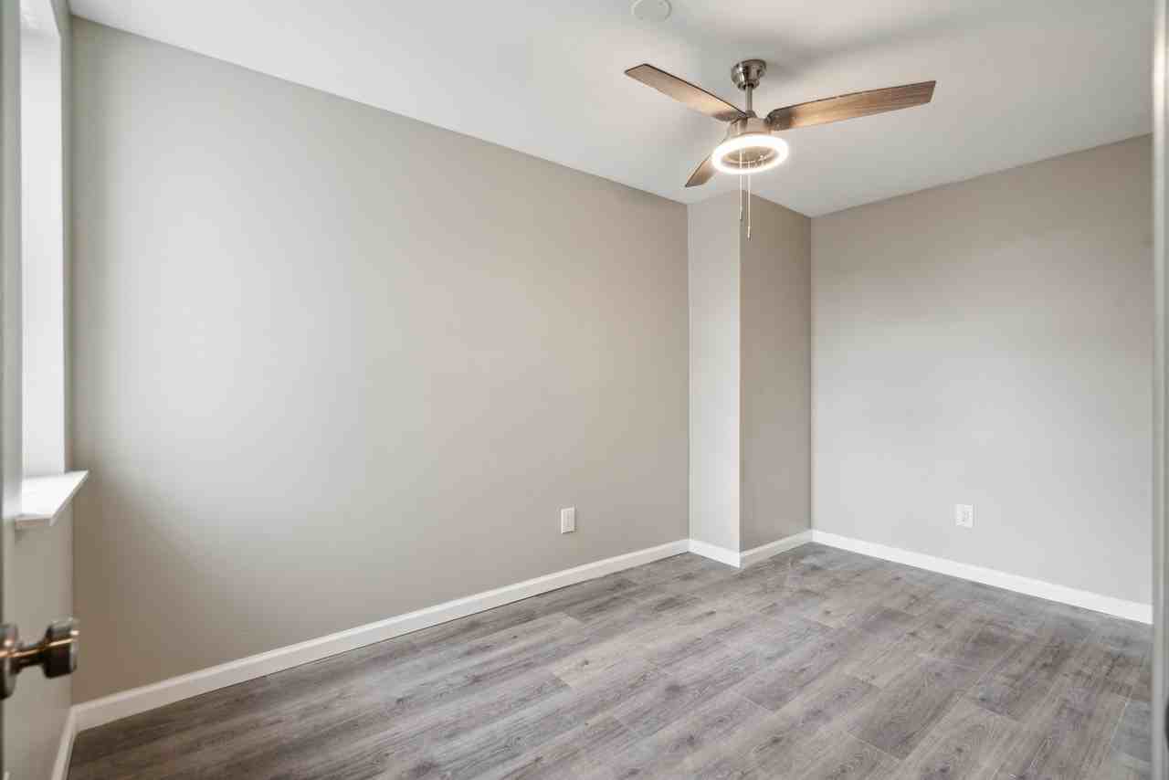 655 N 33rd St #2 - Photo 7 of 42