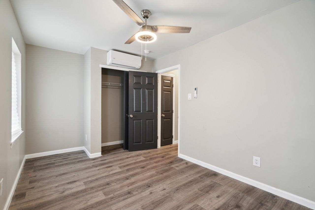 655 N 33rd St #2 - Photo 3 of 42