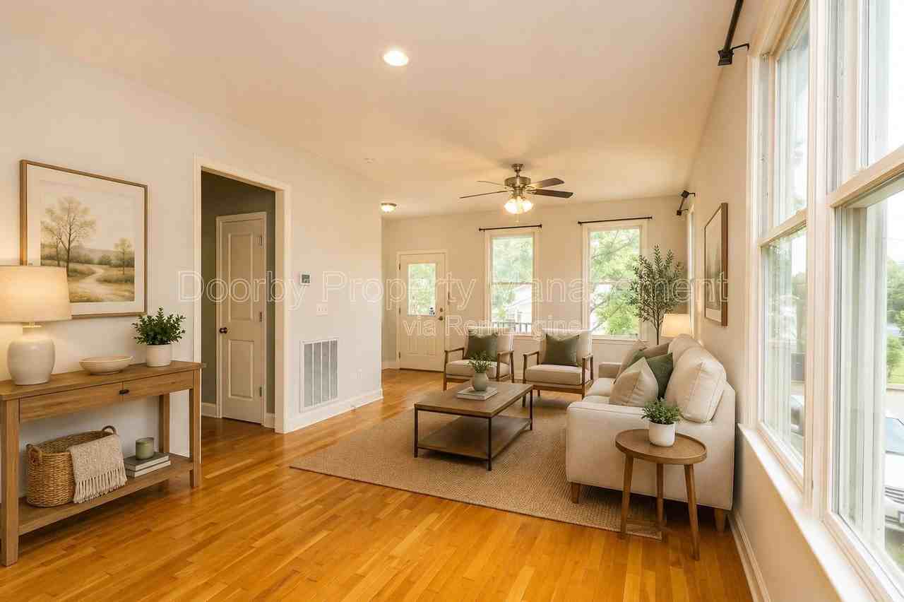226 N Hickory St - Photo 4 of 20