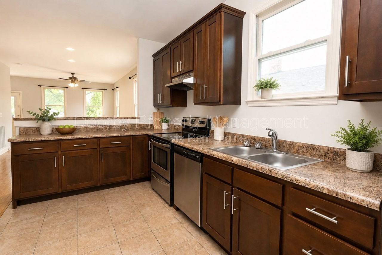 226 N Hickory St - Photo 6 of 20