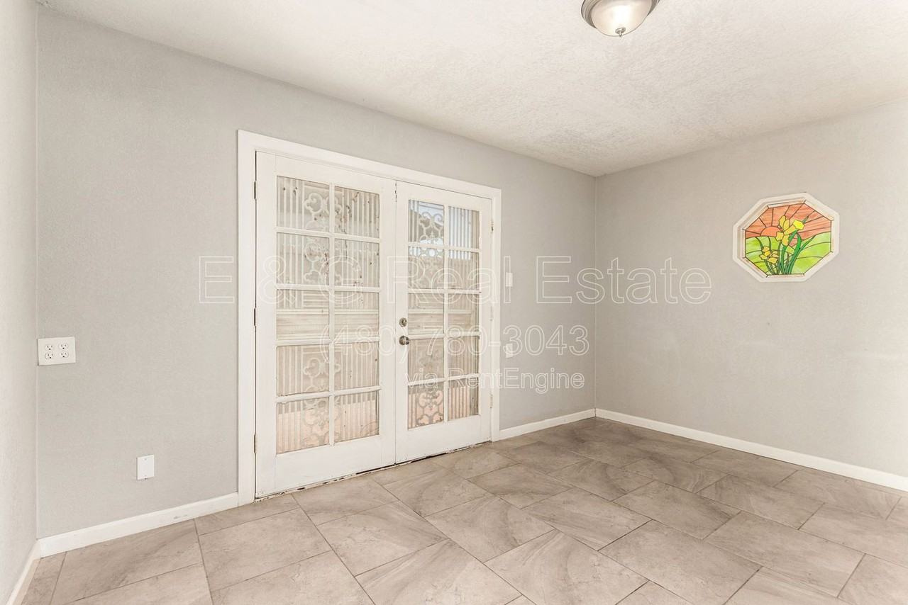 1708 N Daffodil St - Photo 6 of 33