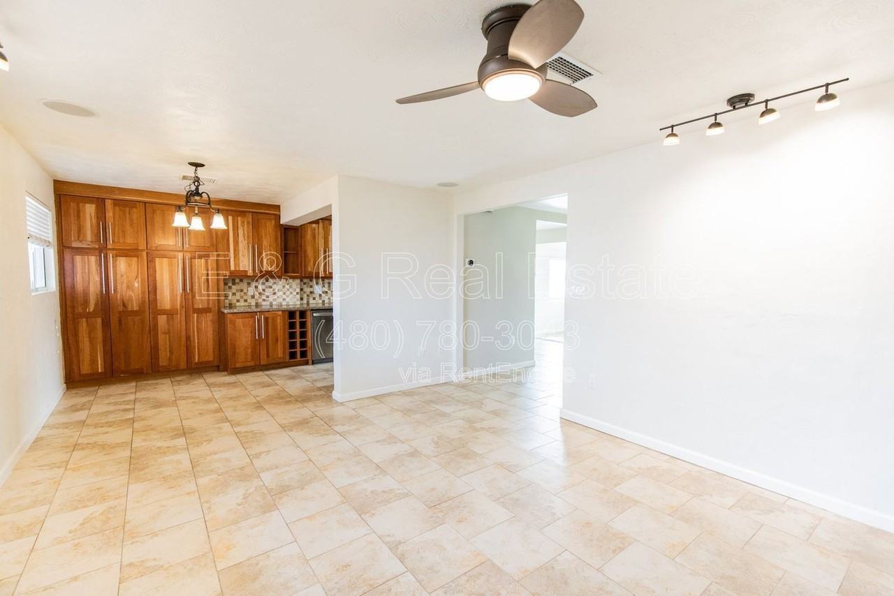 1029 W Elna Rae St - Photo 3 of 21