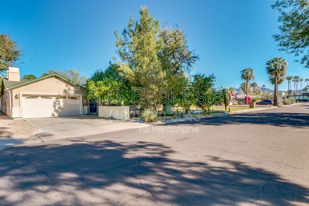 526 E Flynn Ln