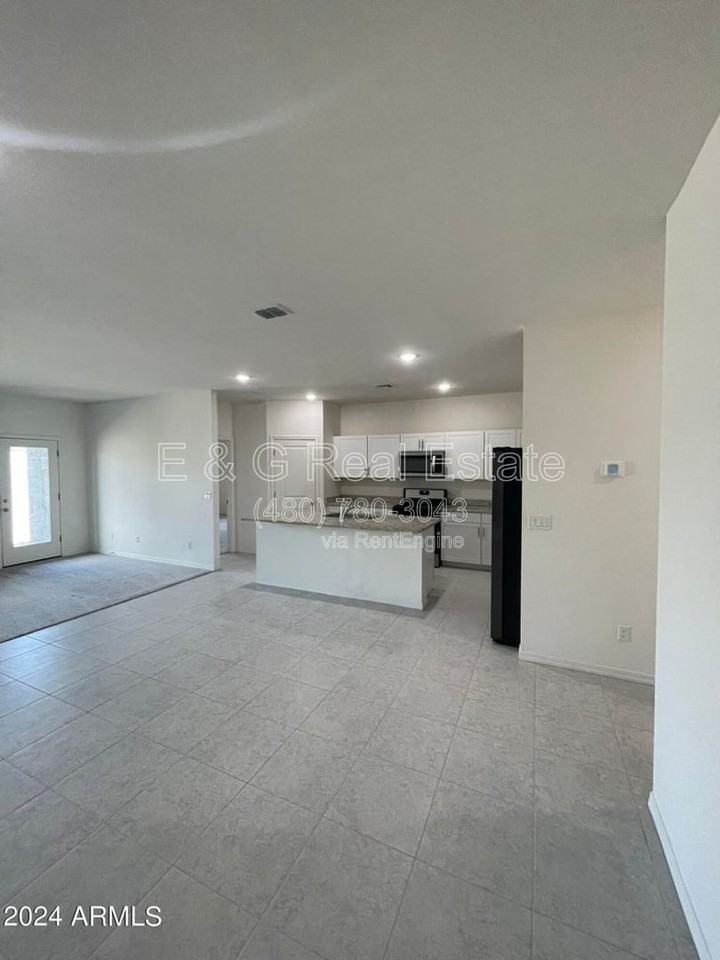 19436 W Elm St - Photo 2 of 21