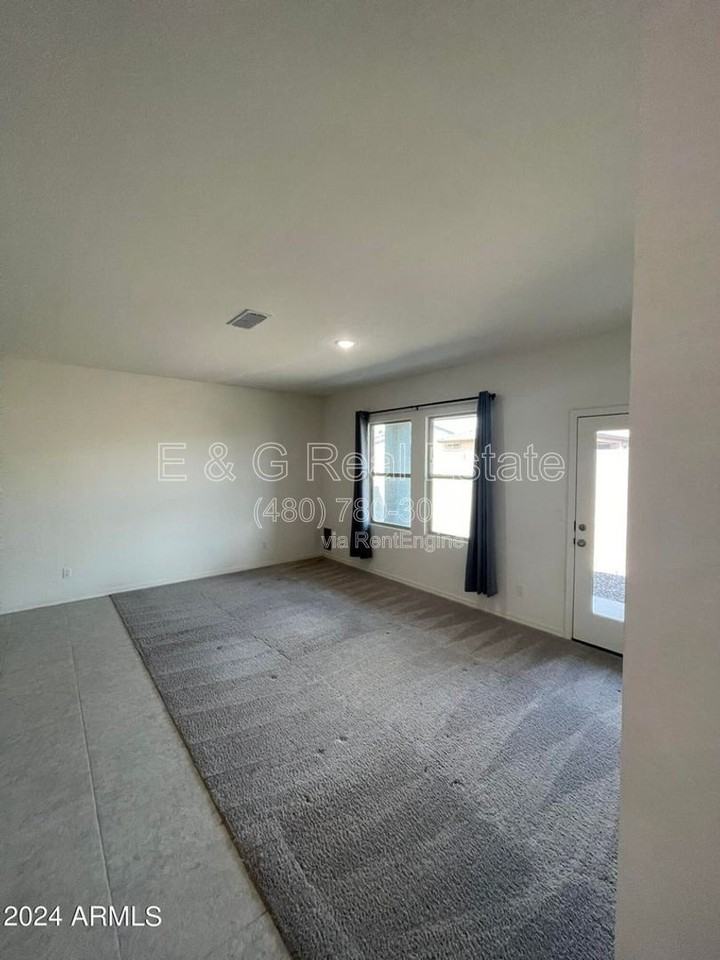 19436 W Elm St - Photo 6 of 21