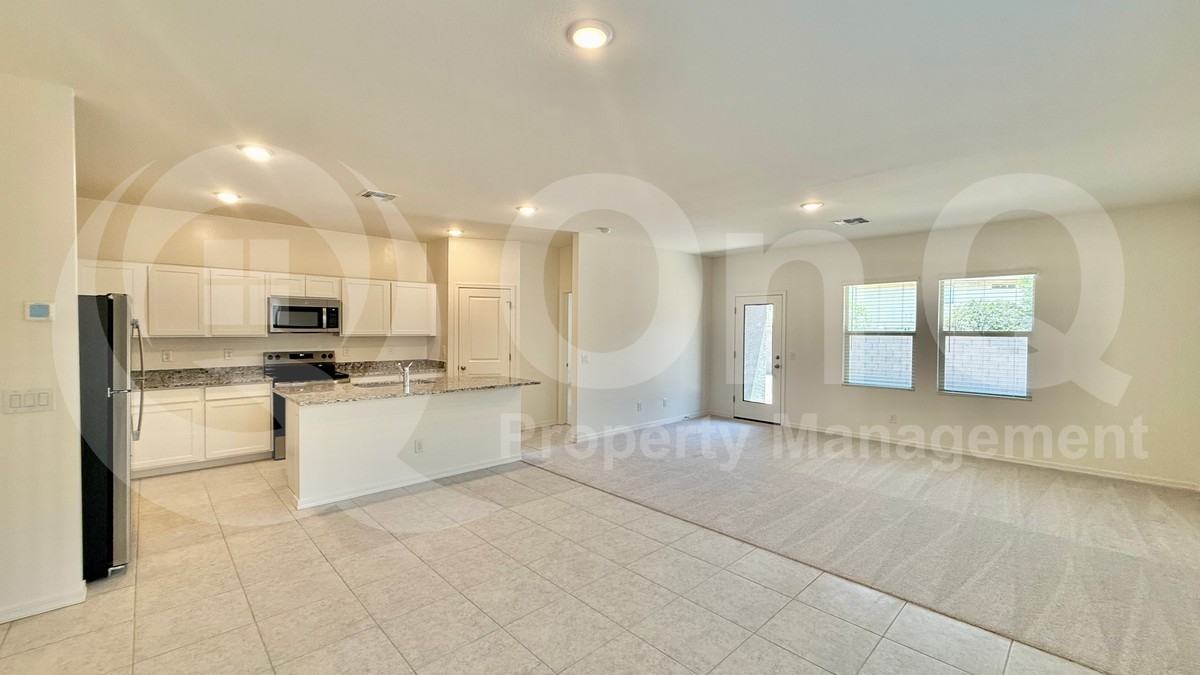 4426 N 100th Ave - Photo 4 of 21