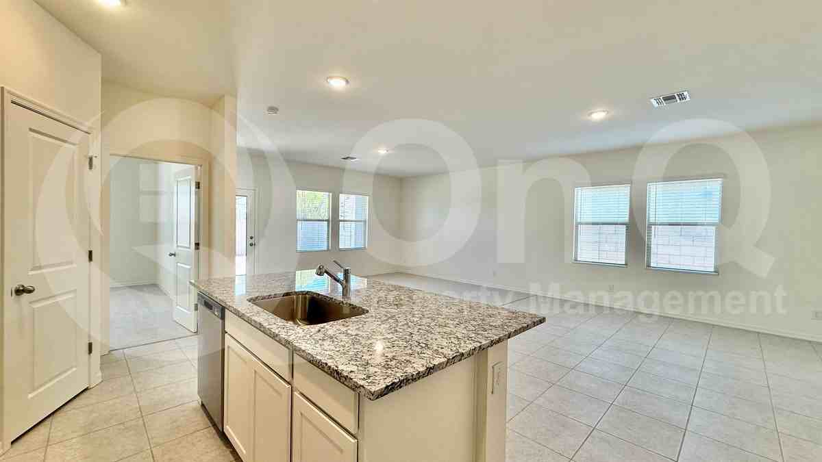 4426 N 100th Ave - Photo 6 of 21